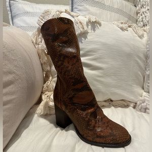 Free people snakeskin leather slouchy boot size 9 3” heal never worn